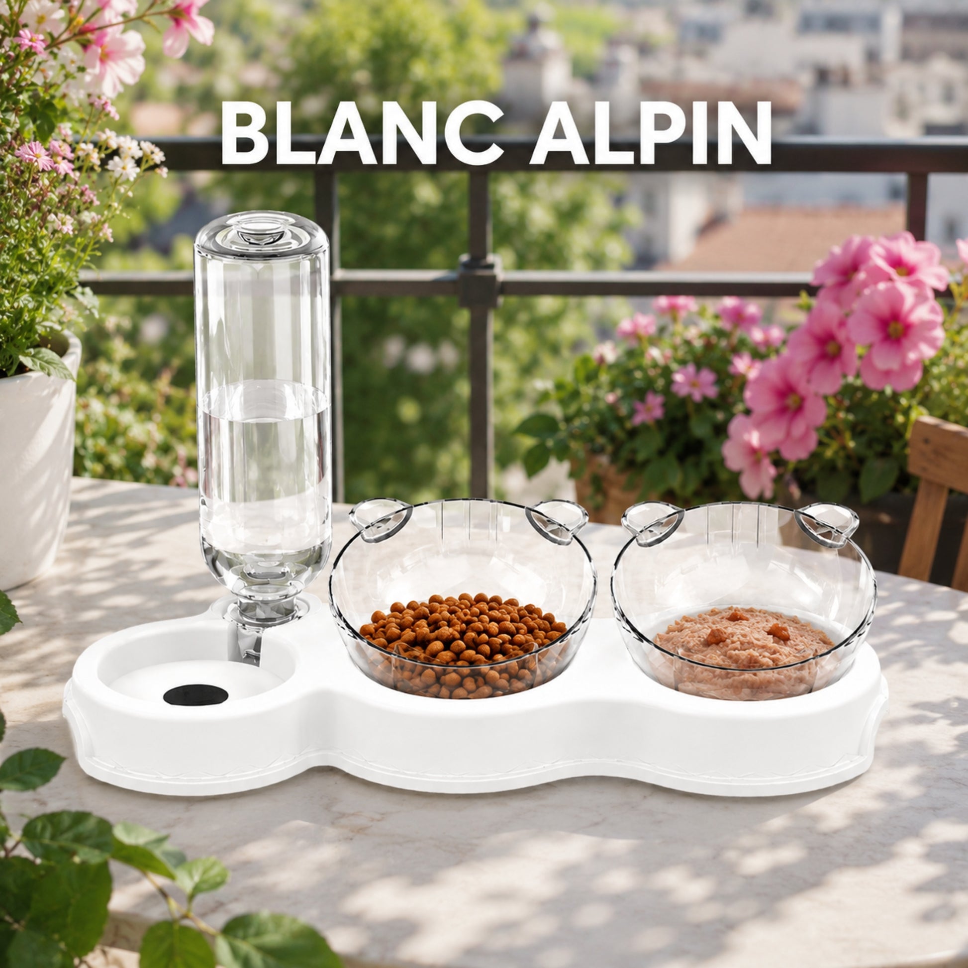 TRIO-BOWL™ Blanc Alpin posé dans une cuisine — gamelle 3 en 1 pour chat